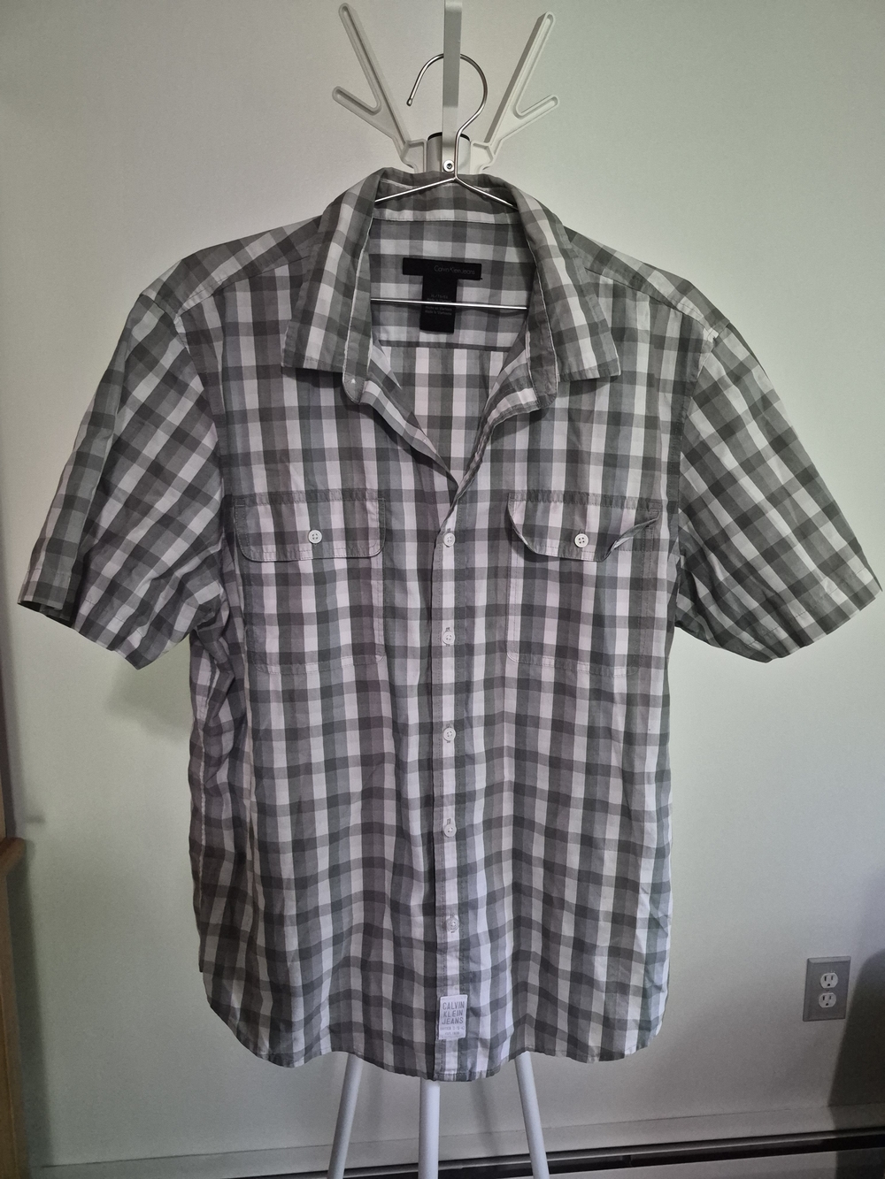 Calvin Klein Jeans gray plaid short-sleeve button-down shirt